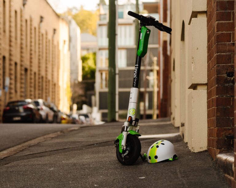 Casque obligatoire en trottinette électrique : ce qui change ce 1er septembre 2026